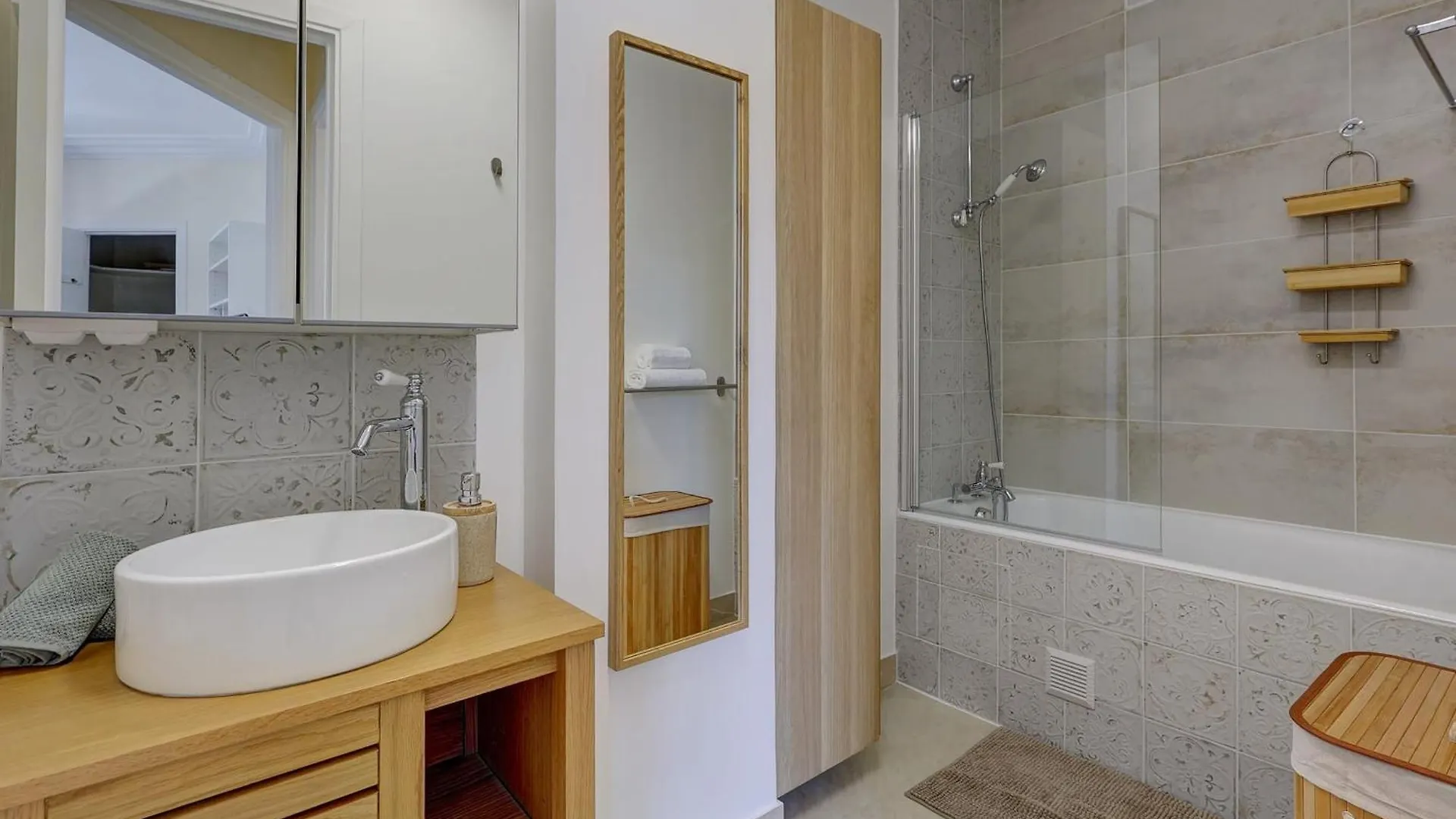 Tower 1Br Cozy Apartment Paris France