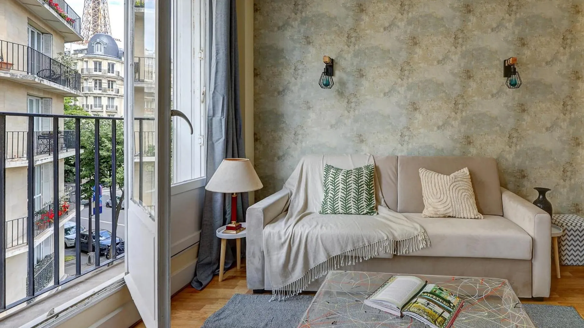 Tower 1Br Cozy Apartment Paris