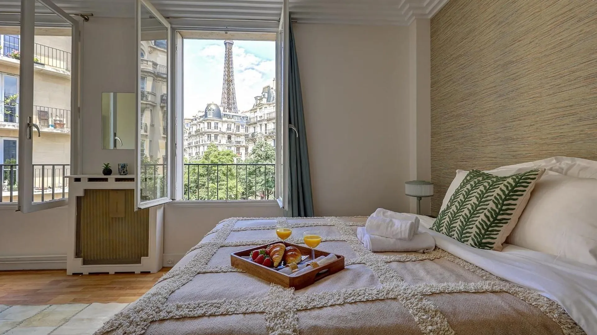 Tower 1Br Cozy Apartment Paris