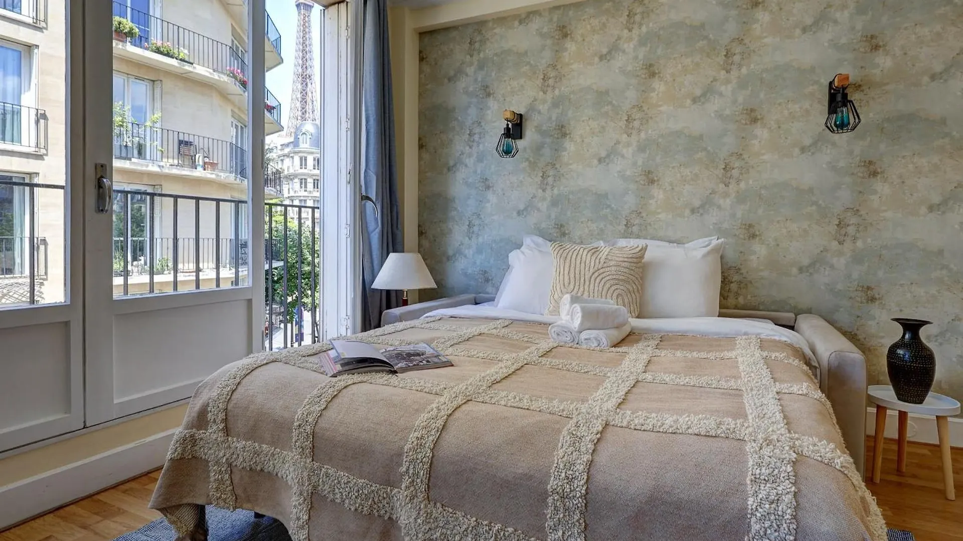 Tower 1Br Cozy Apartment Paris